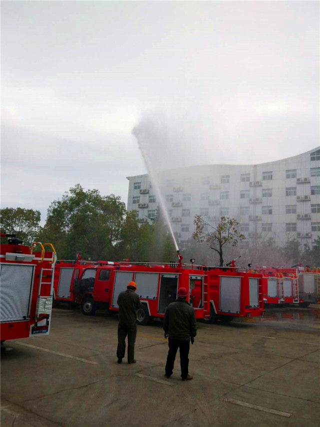 世界钨都——江西赣州一钨业公司订购东风3吨水罐消防车